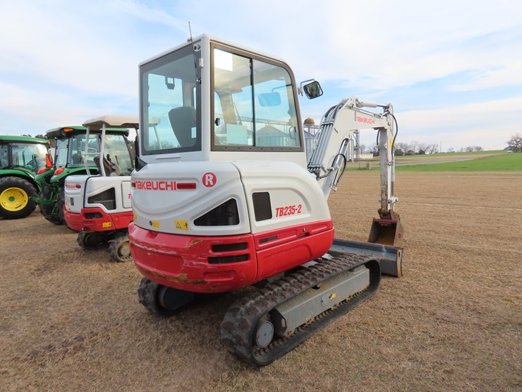 2020-takeuchi-tb235-2-image-10