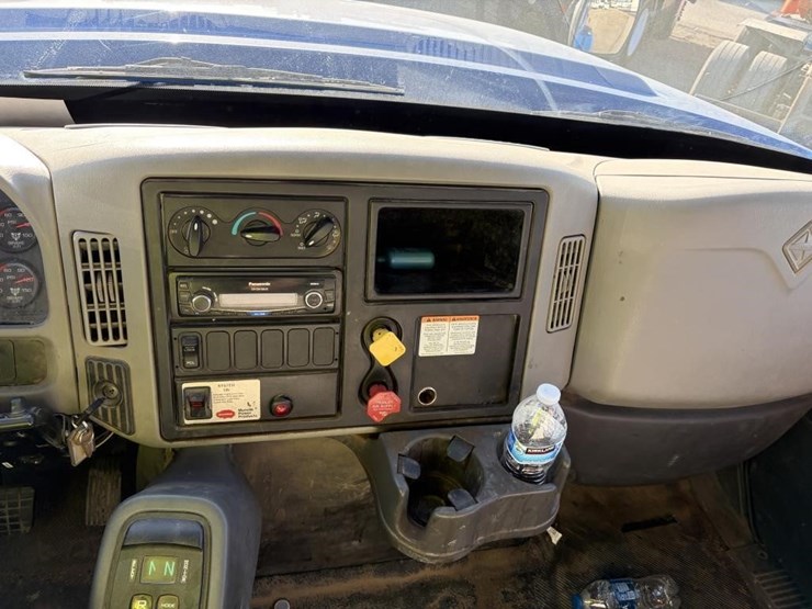 2018-international-7400-image-11