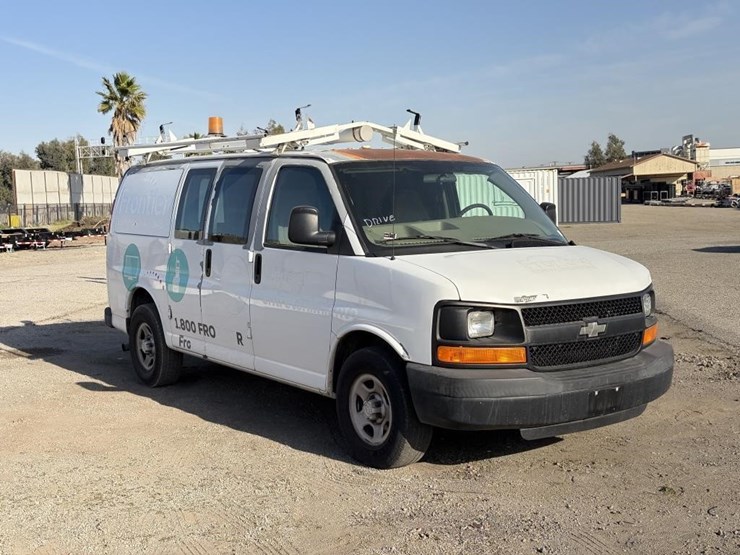 2007-utility-van-image-2