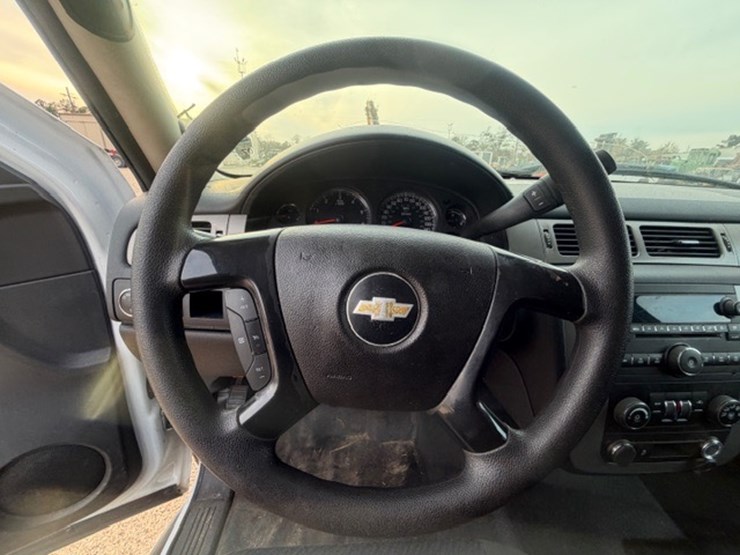 2012-chevrolet-tahoe-image-44