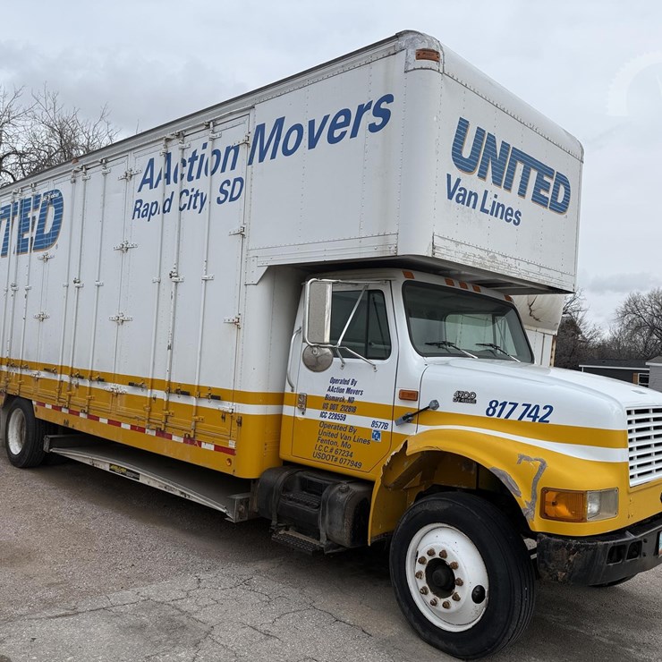 2000 INTERNATIONAL 4700