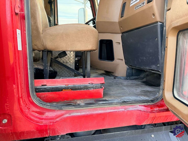 2018-mack-granite-gu713-image-34