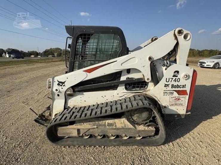 2022-bobcat-t770-image-2