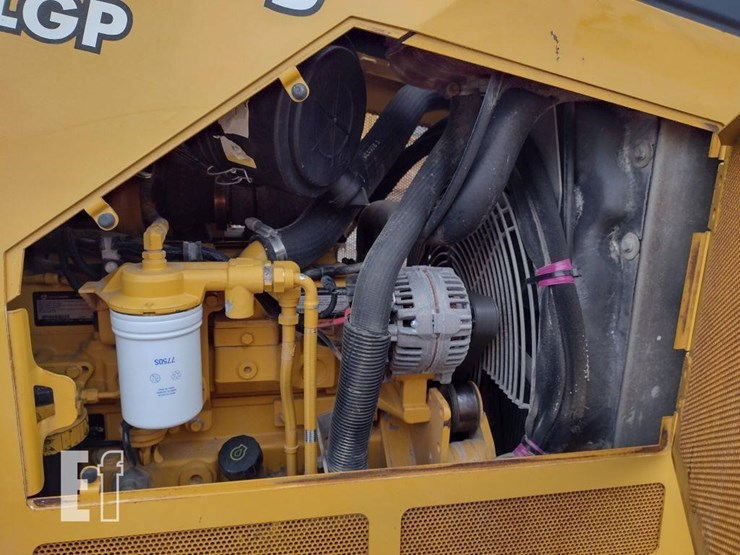 2016-deere-450j-lgp-image-40