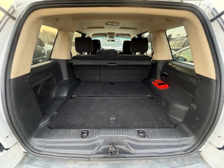 2011-ford-explorer-image-18