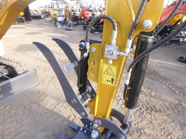 2025-agt-xz20r-hydraulic-excavator-image-12