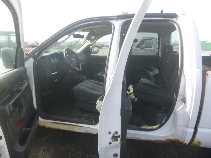 2005-dodge-1500-image-6