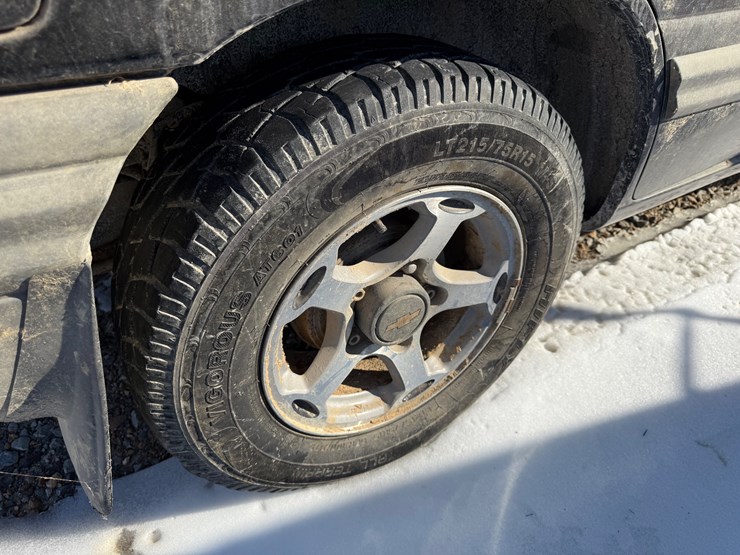 2001-chevrolet-tracker-image-18