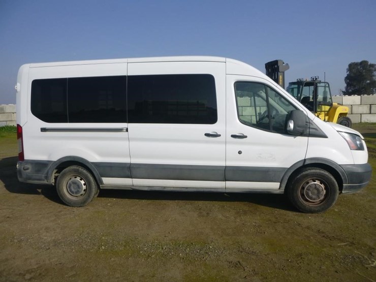 2019-ford-transit-image-7