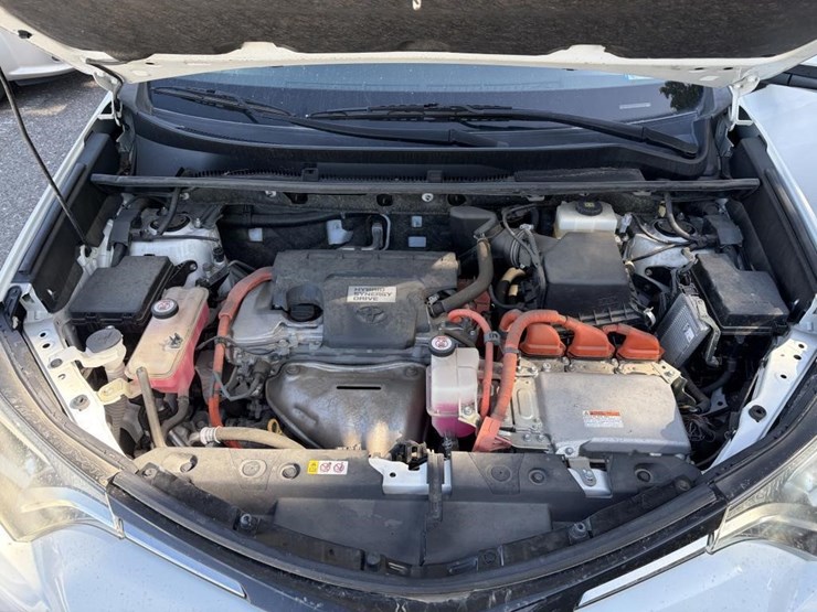 2018-toyota-rav4-image-18