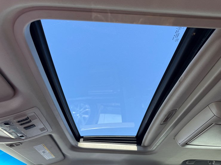 2014-chevrolet-tahoe-image-29