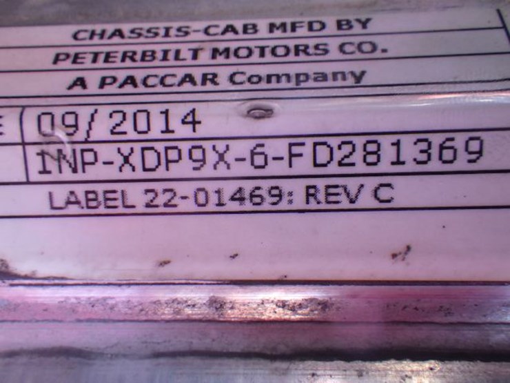2015-peterbilt-389-image-22