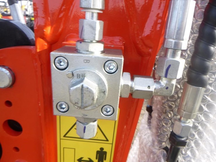 2025-tpm-18bs-hydraulic-excavator-image-13