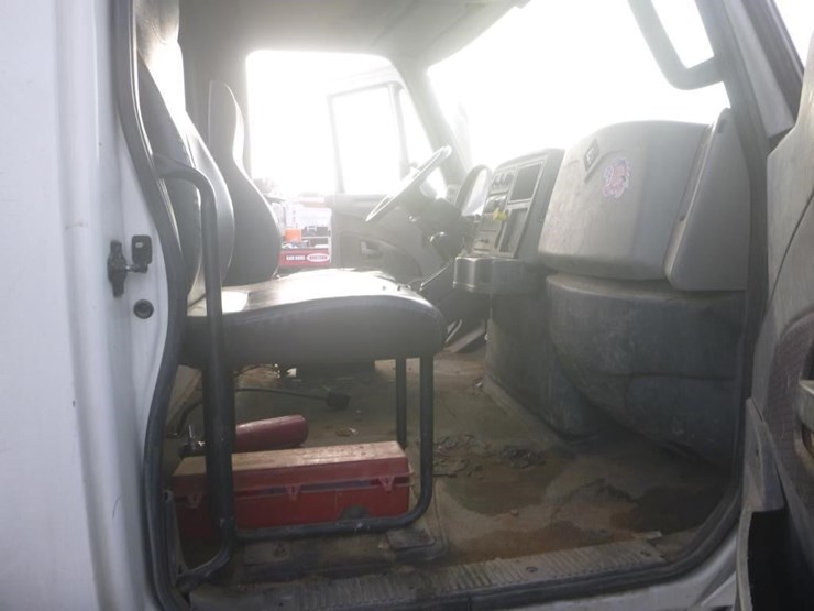 2015-international-durastar-4300-image-17