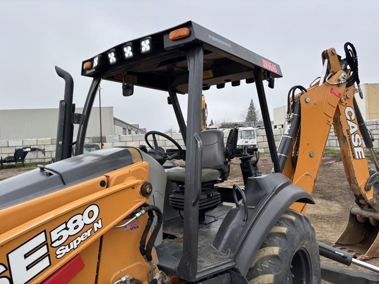 2018-case-580sn-image-34