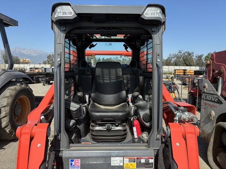 2024-kubota-svl75-3-image-12