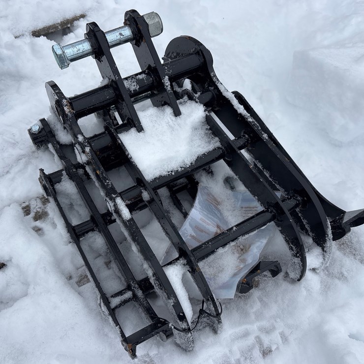 #4138 • D1g. Wood grapple