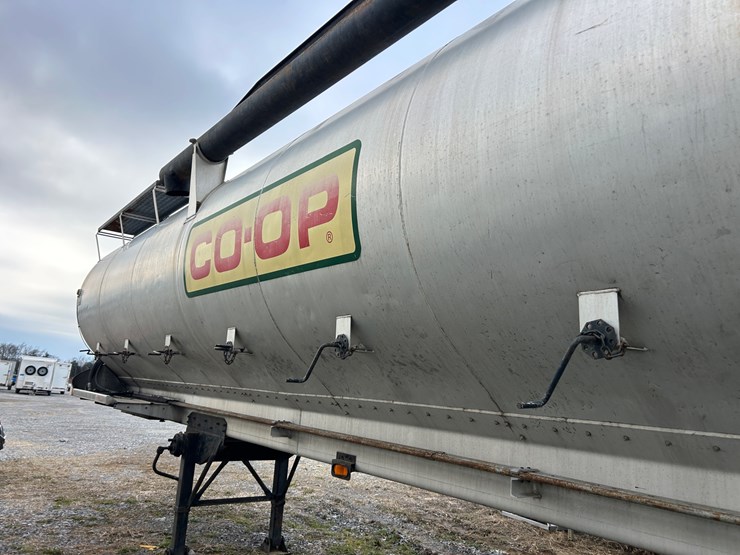 warren-feed-trailer-image-11