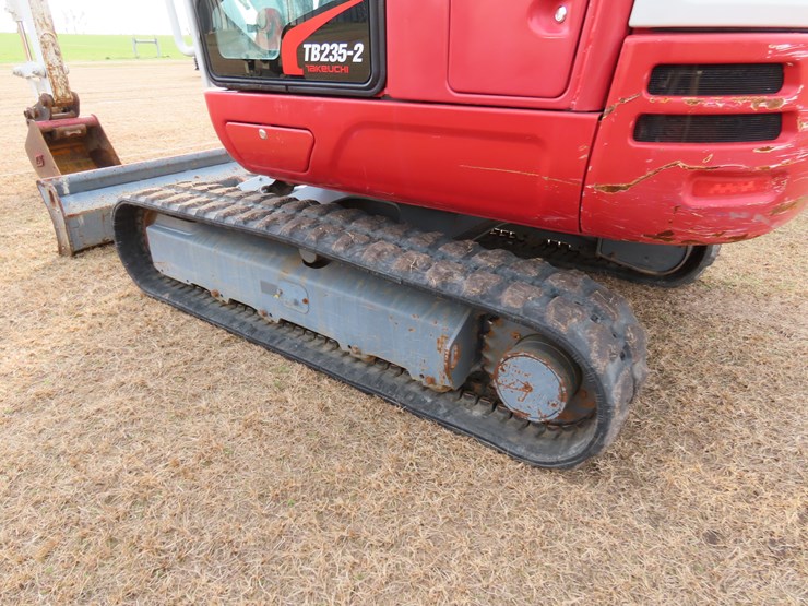 2020-takeuchi-tb235-2-image-14