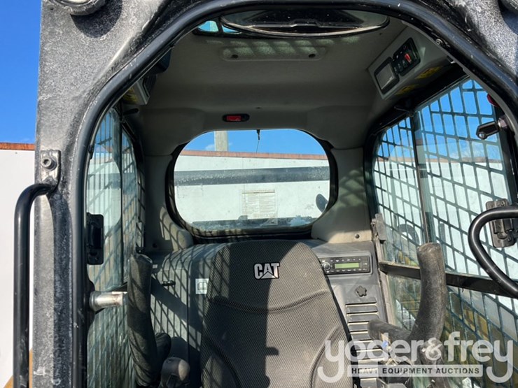 2023-caterpillar-259d3-image-31