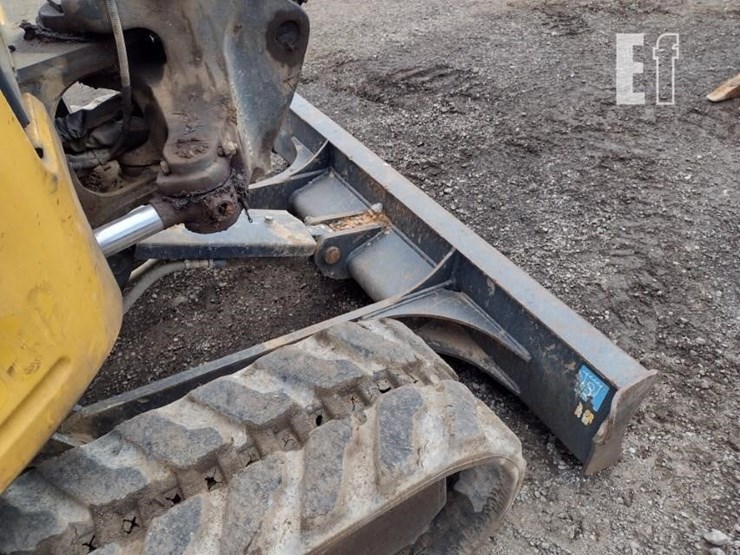 2022-deere-26g-image-22