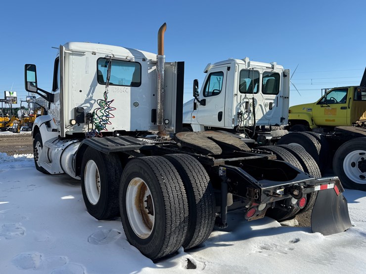 2016-peterbilt-579-image-6