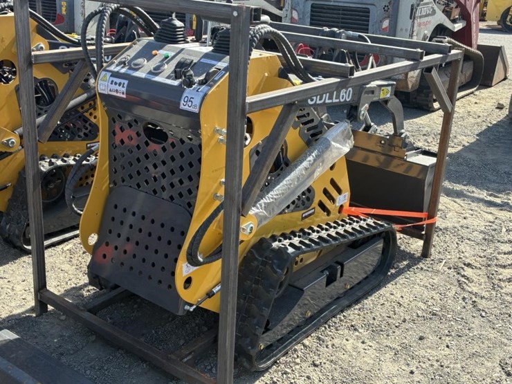 2025-sdlanch-sdll60-skid-steer-loader-image-3