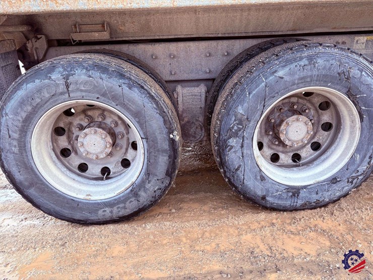 2017-mack-granite-gu713-image-31