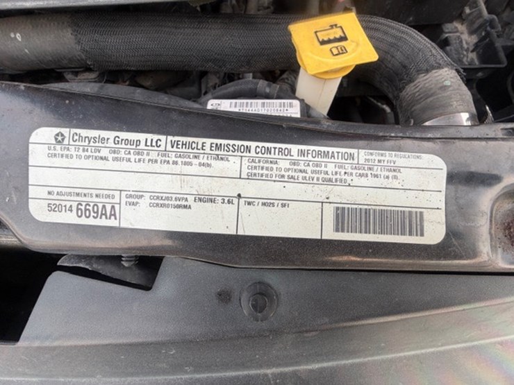 #31679-•-2012-vw-routan-image-66