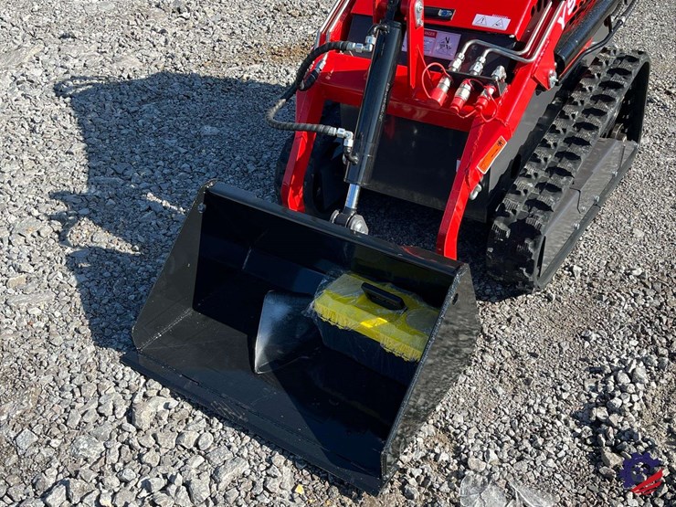 2026-agt-ysrt14-skid-steer-loader-attachment-image-15