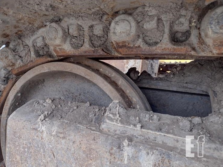 2015-volvo-ec220e-lr-image-41