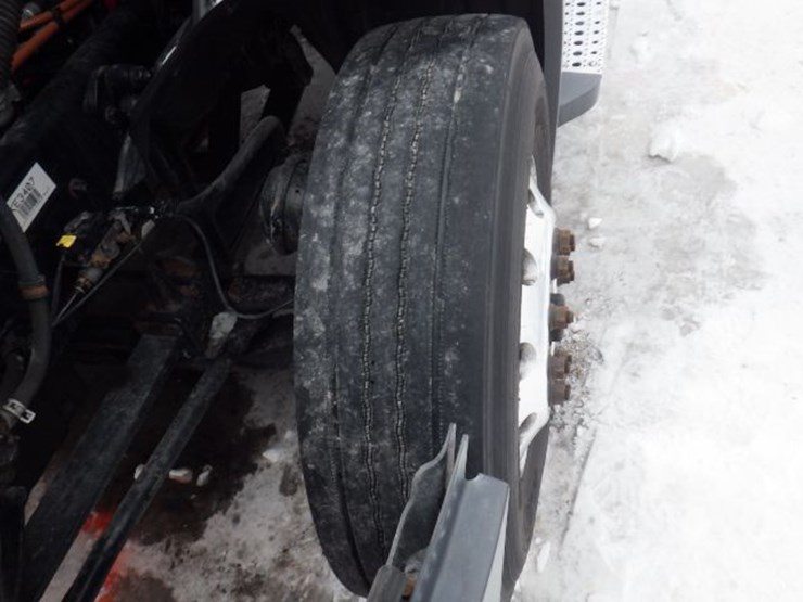 2019-freightliner-cascadia-126-image-21