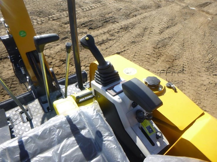 2025-agt-mx50r-hydraulic-excavator-image-24