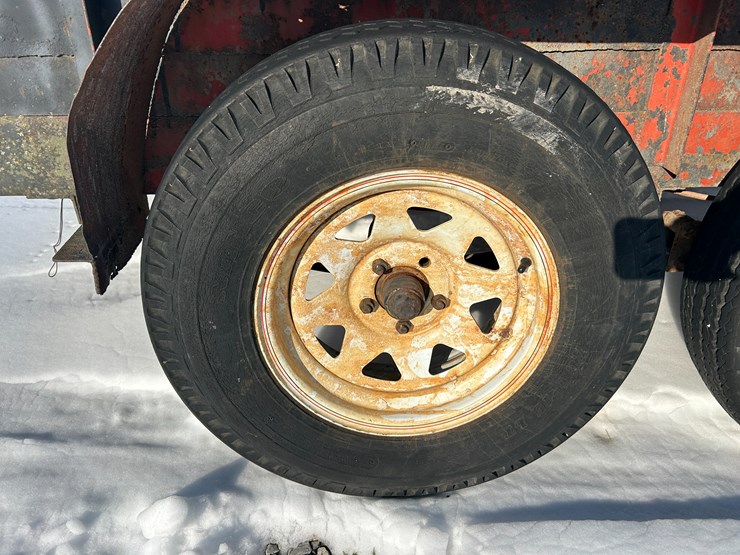 #37773-•-14’-t/a-steel-gooseneck-flatbed-trailer-image-8