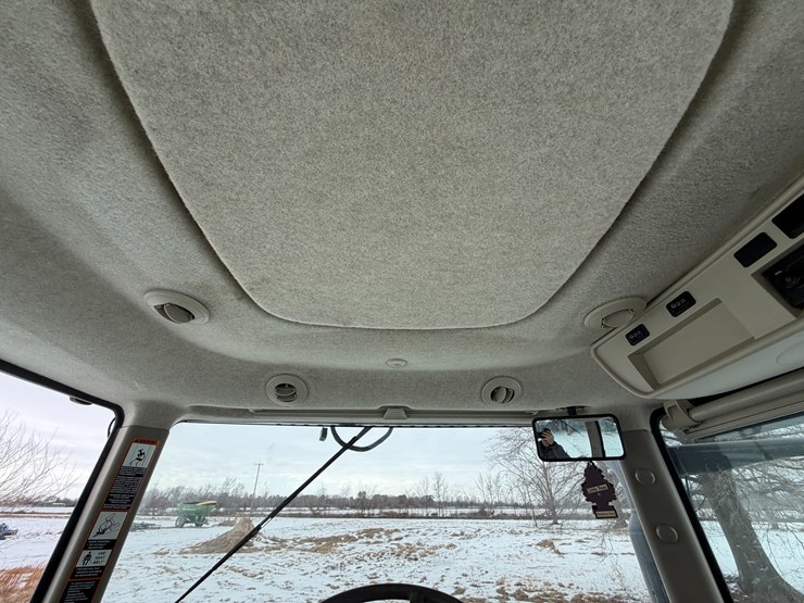 2015-john-deere-8370rt-image-86