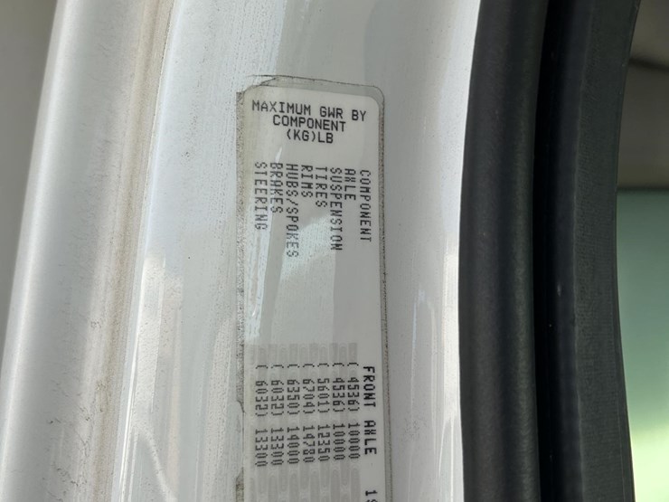 2007-freightliner-business-class-m2-106-image-14