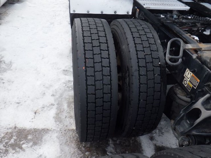 2019-peterbilt-579-image-20