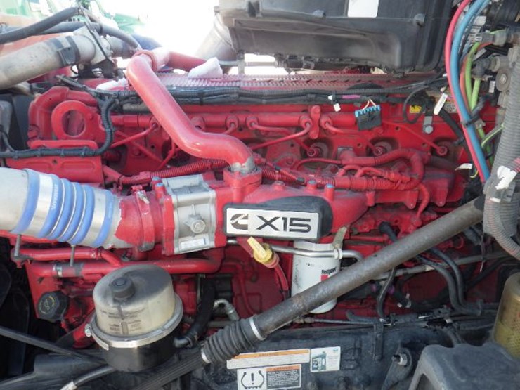 2021-peterbilt-579-image-27