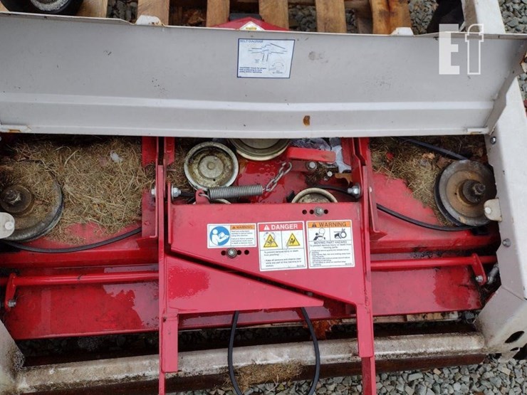 ventrac-3400l-lawn-mower-w/broom-image-40