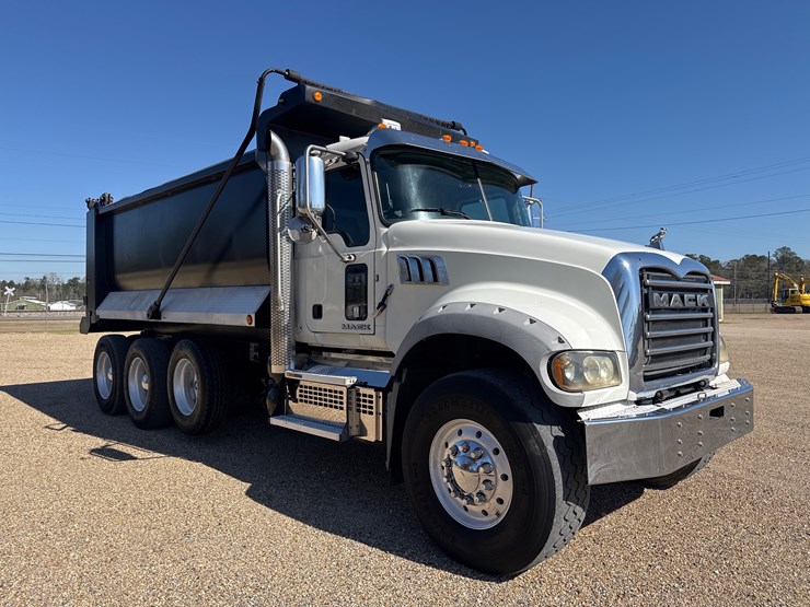 #32642-•-2018-mack-gu713-tri-axle-dump-image-4