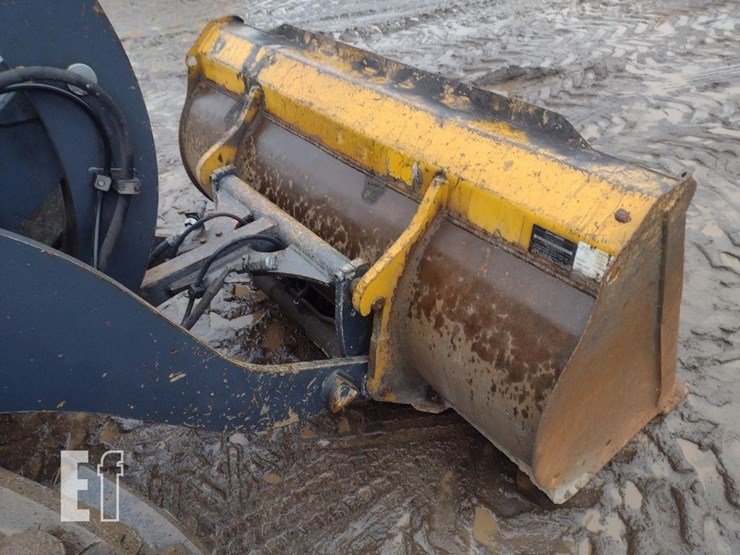 2019-deere-324l-image-17