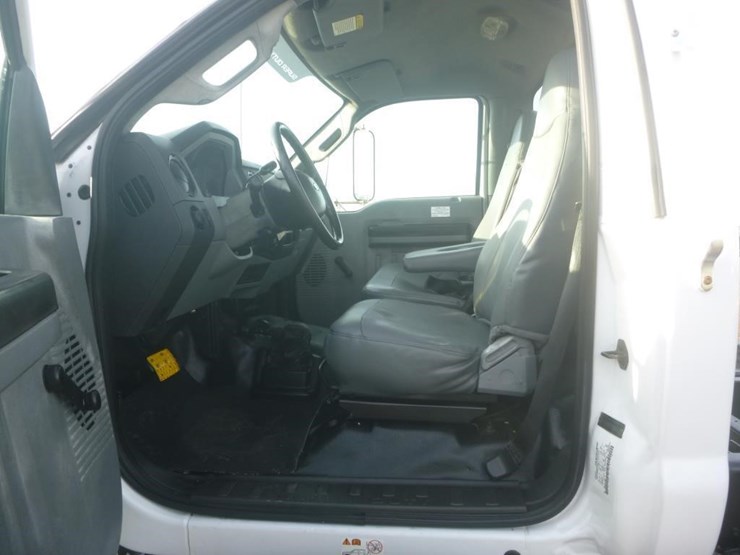 2012-ford-f650-image-9