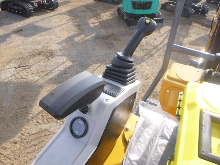 agt-mx12rx-hydraulic-excavator-image-22