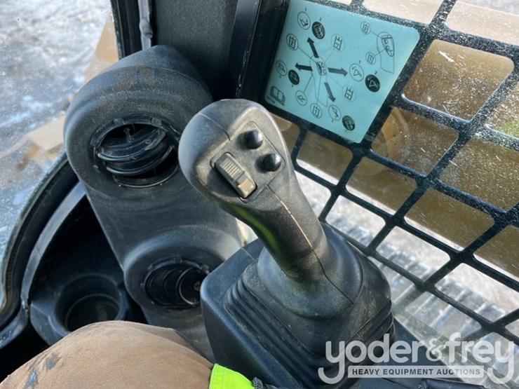 2023-caterpillar-259d3-image-28