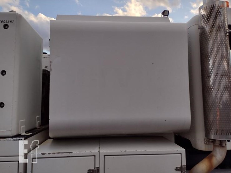 2008-peterbilt-365-image-40