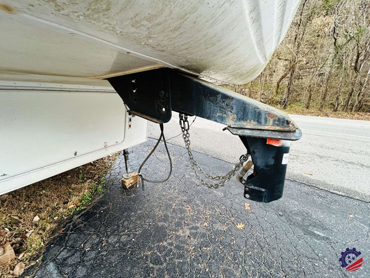 2003-forest-river-wildcat-28rk-t/a-camper-gooseneck-trailer-image-8