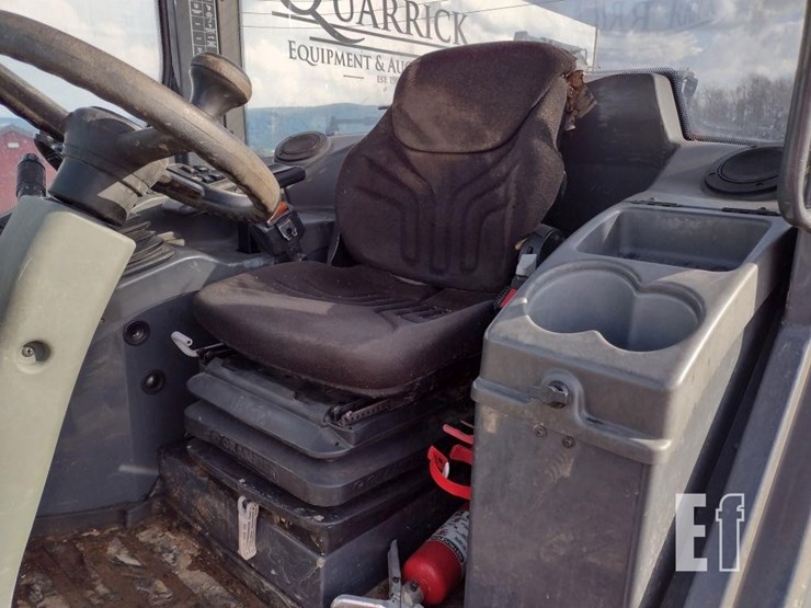 2021-deere-304l-image-12