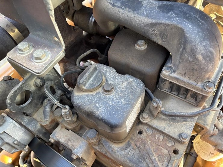 2011-case-570m-xt-image-48