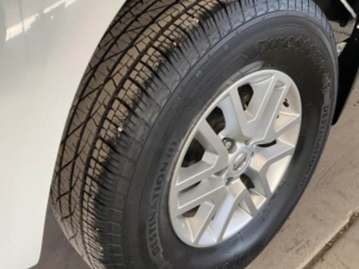 2015-nissan-frontier-image-8