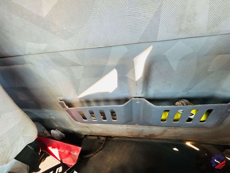 2011-volvo-truck-vhd-tri-axle-dump-truck-image-91